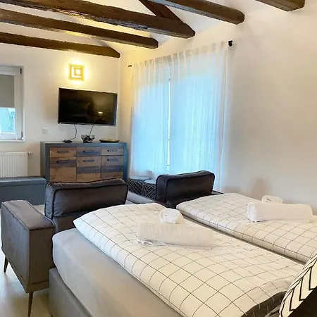 Sonnenlay Lounge Und Balkon Garten E-ladestation * בראונברג