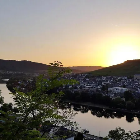 Sonnenlay Lounge - & *