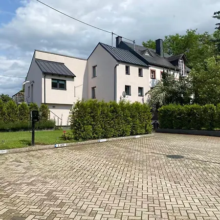 Sonnenlay Lounge Und Balkon Garten E-ladestation